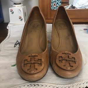 Well loved Tory Burch wedges 7